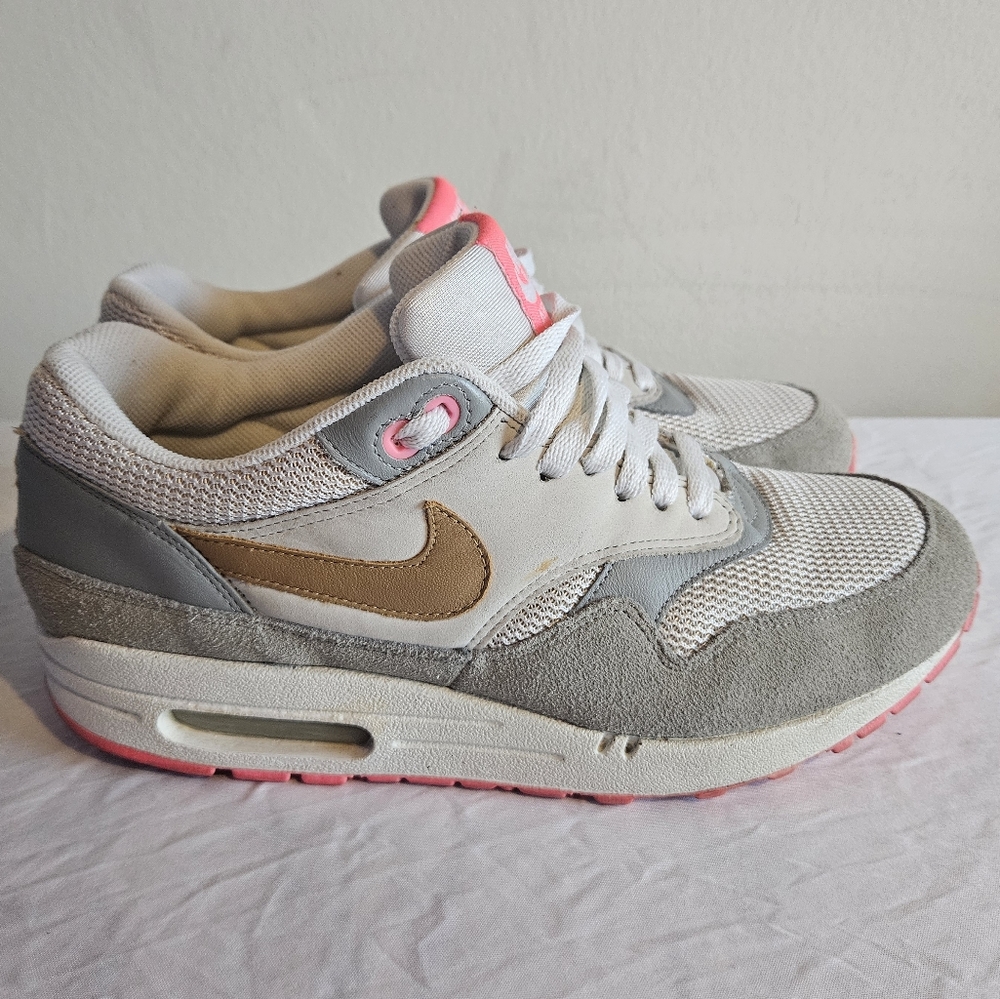 Nike Air Max 1 "Pink Flamingo". Mens Size 8. Rare.